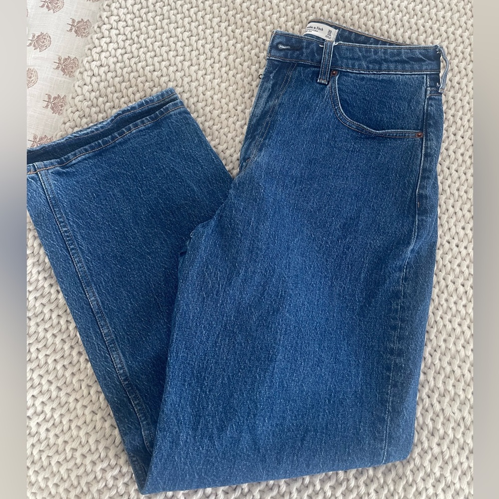 Abercrombie & Fitch High Rise 90s Relaxed Jeans size 10 Curve Love